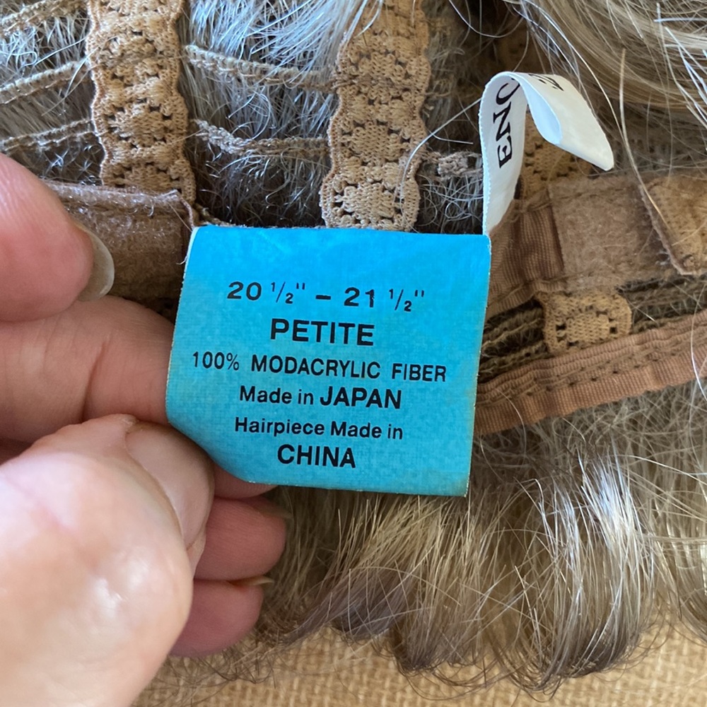 Wig - Picture 7 of 7